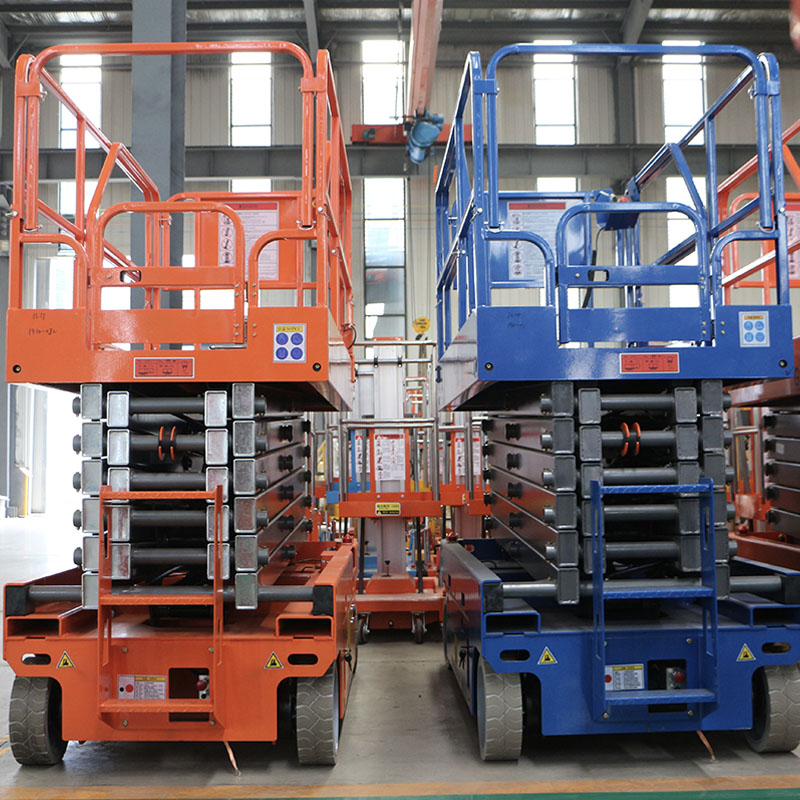 Fully self-propelled elevator